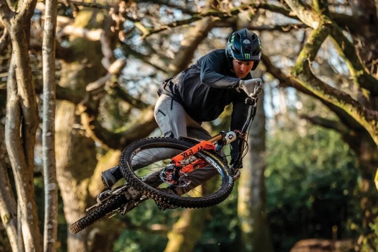 Troy Lee Designs lancerer ny Stage Stunt ¾-Shell MTB-hjelm