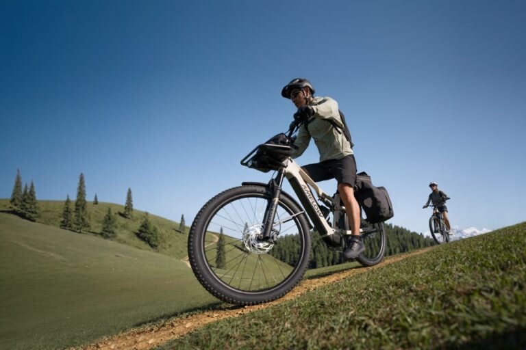 Amflow lancerer TL Carbon, en FOX Full Suspension SUV, terræn, Touring eBike