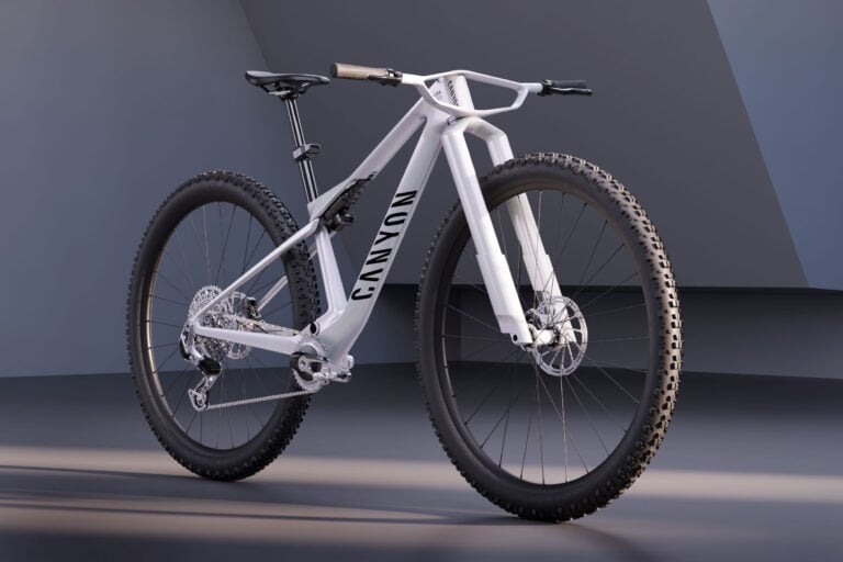 Selvfølgelig er Canyon Lux Era XC Concept Bike 32″, men dens Aero Wing-styr er den rigtige historie