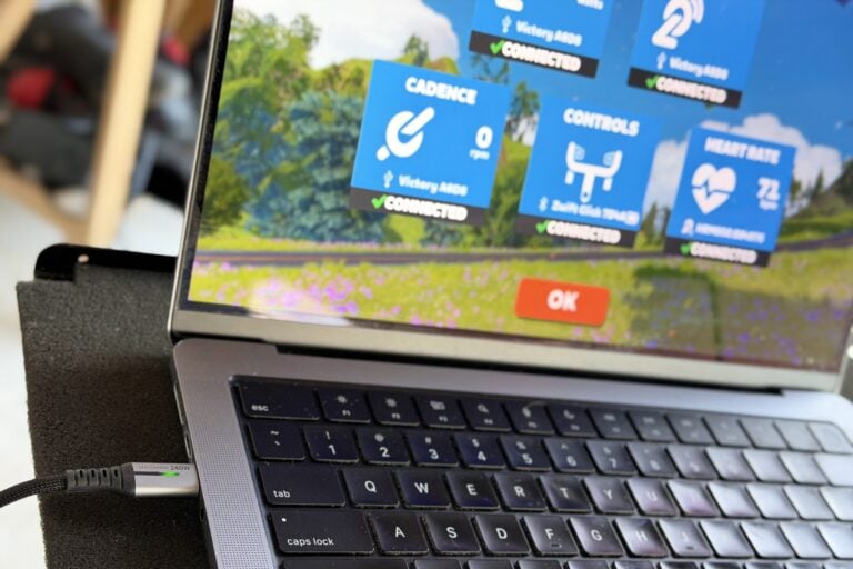 JetBlack tilføjer USB-C-forbindelse til Zwift til Victory Trainer