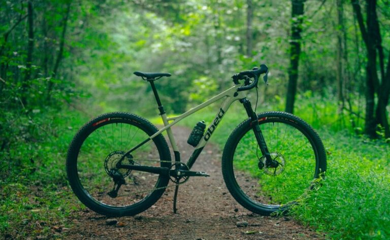 Kald det, hvad du vil, men den nye Obed TTR er en drop-bar-cykel med MTB-dækafstand og affjedring